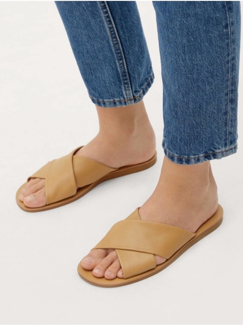 ❤️Everlane The Day Tan Cross-Strap Slide Sandals